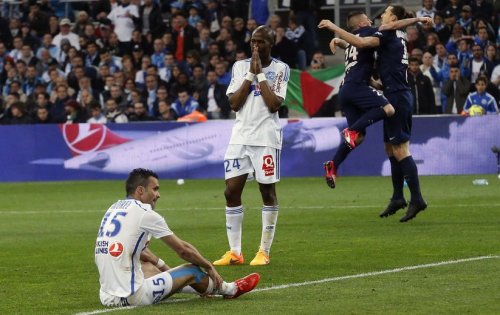 Ni Morel ni Fanni n'arrivent à contenir Zlatan et Matuidi, et l'OM craque sur coup-franc